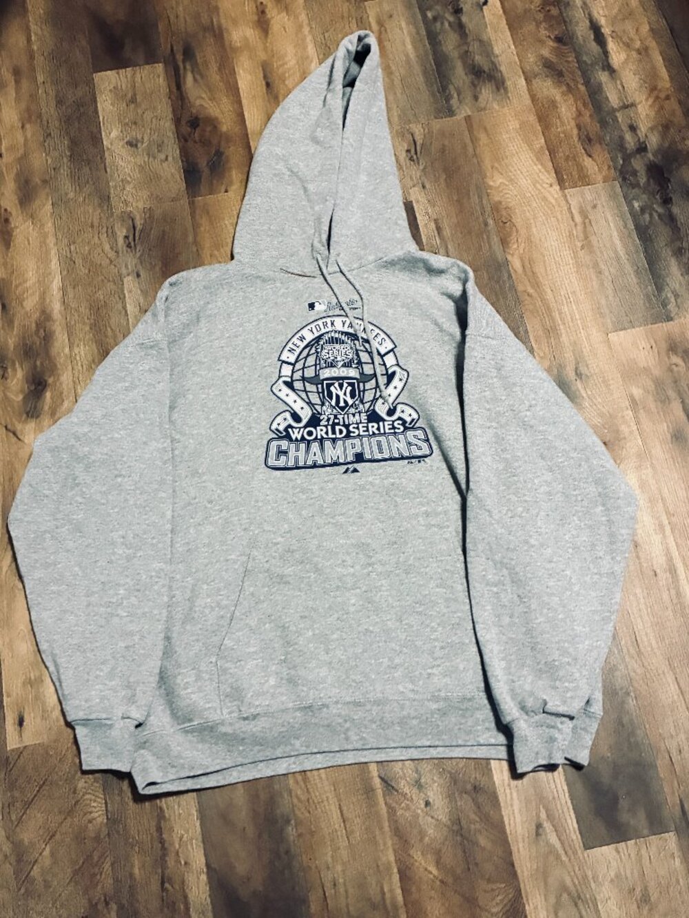 New York Yankees Vintage 2009 World Series Champions Gray Hoodie Sweatshirt L
